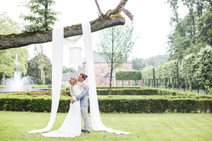 styled-bridal-shoot-bij-kasteel-erenstein-door-nienke-van-denderen-fotografie-76