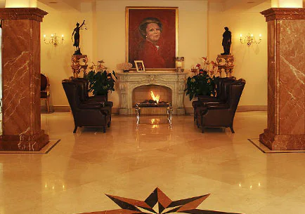 Hunzebergen_lobby